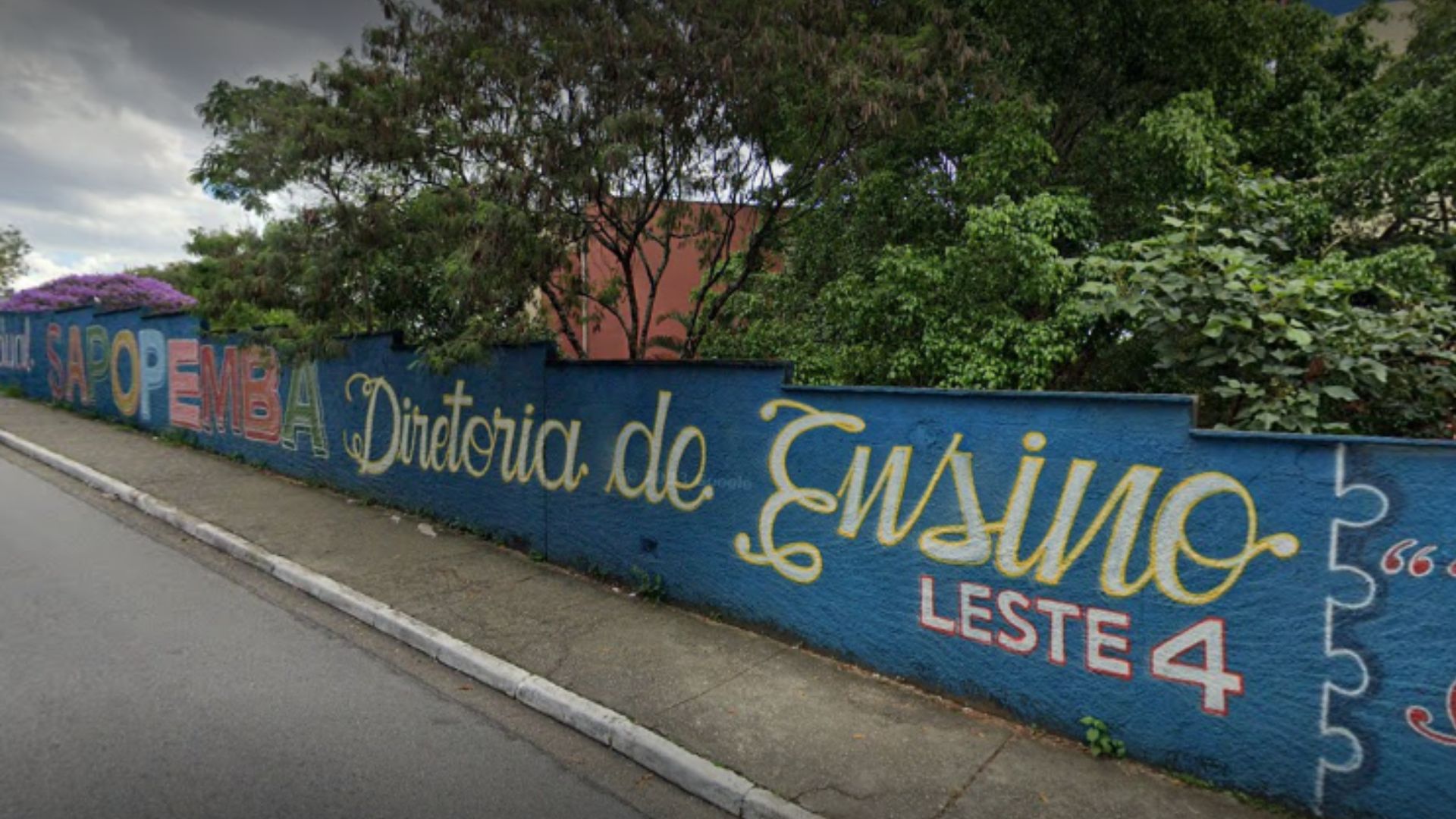 Muros da Escola Estadual Sapopemba