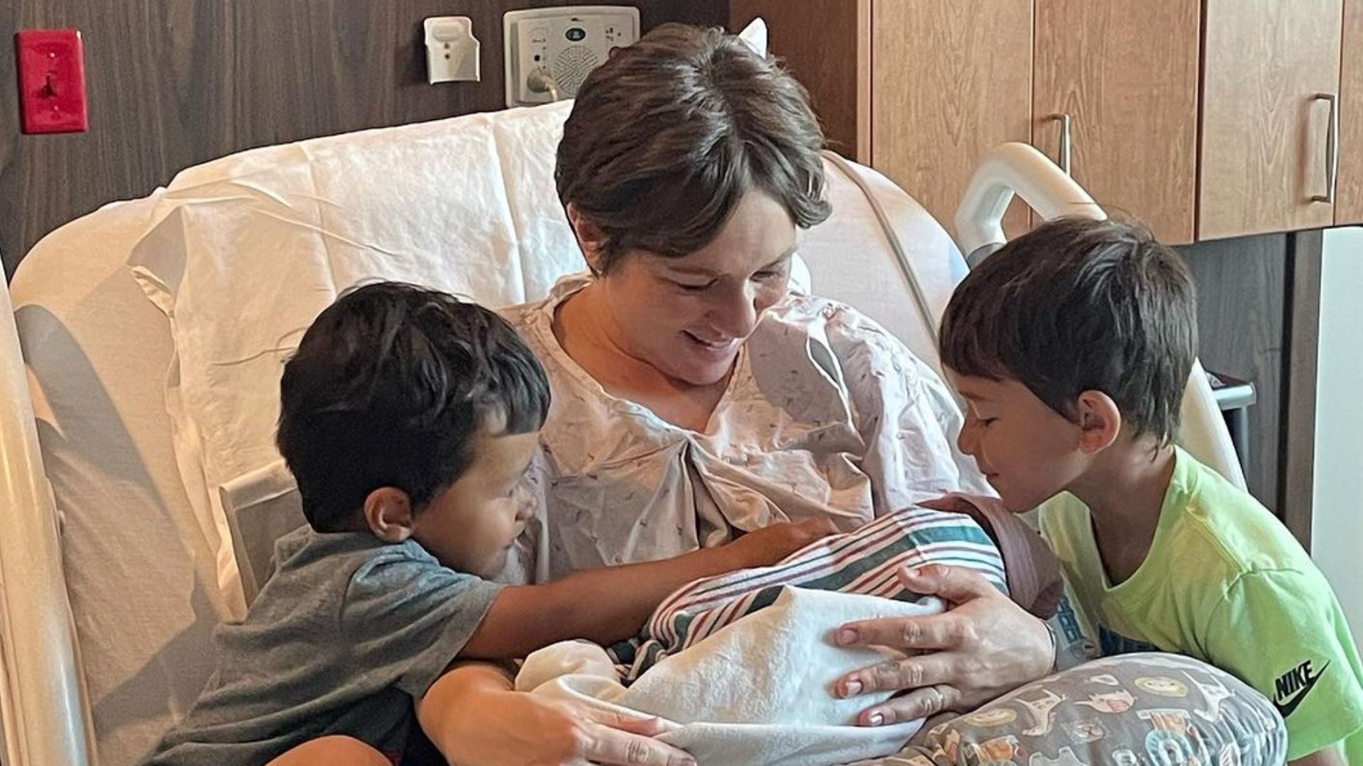 Antonia Lui e filhos