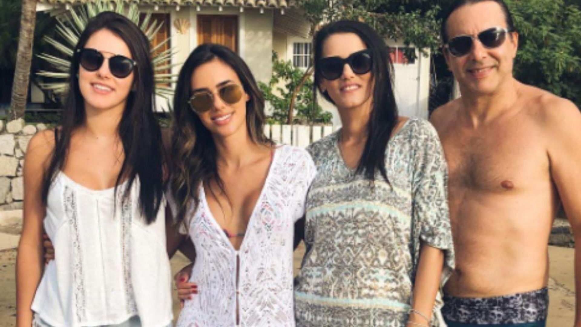 Bruna e Bianca Biancardi e os pais