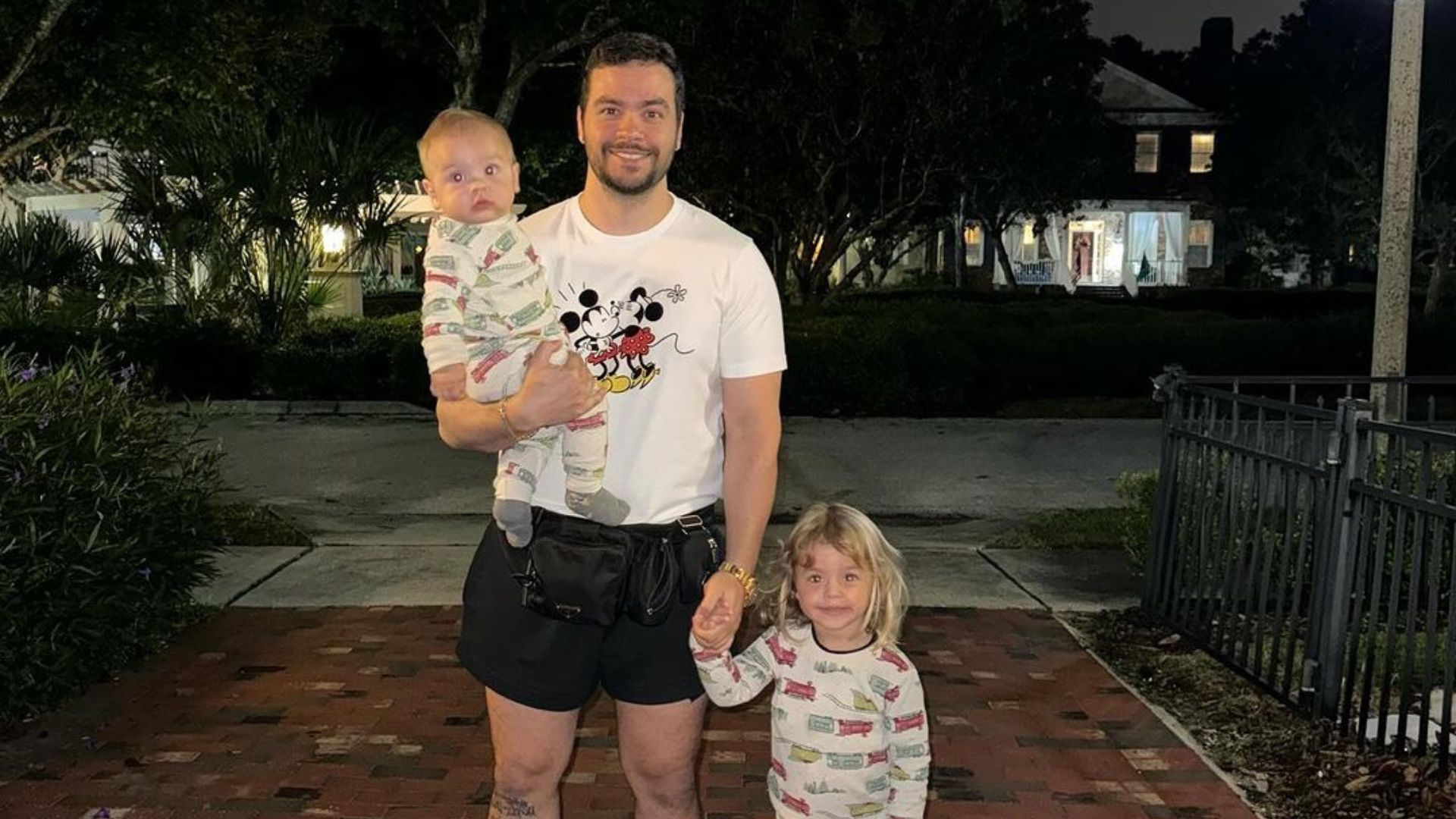 Luccas Neto e seus filhos