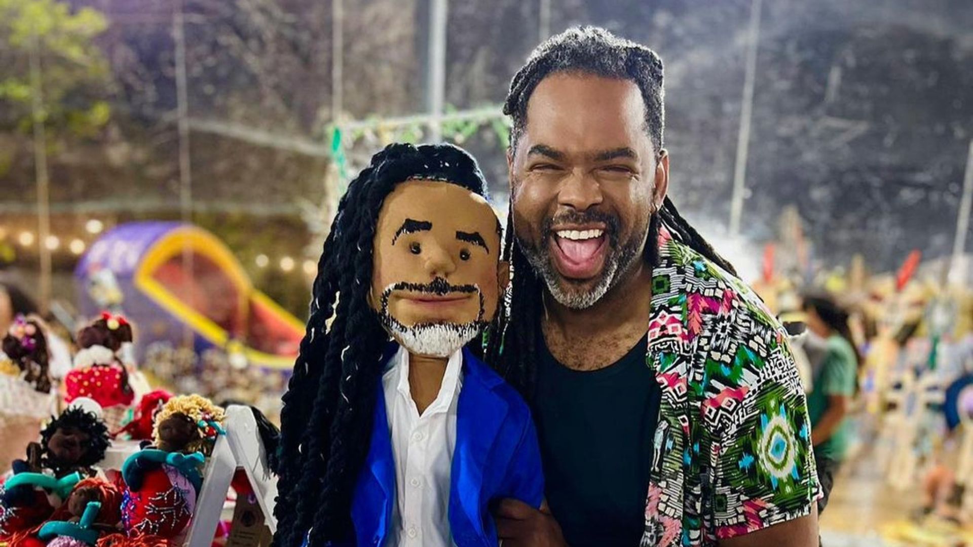 Manoel Soares com seu fantoche