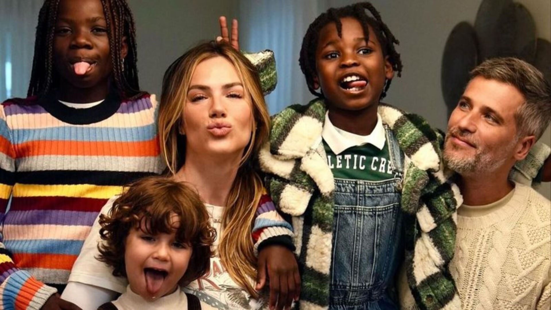 Giovanna Ewbank e fam&iacute;lia