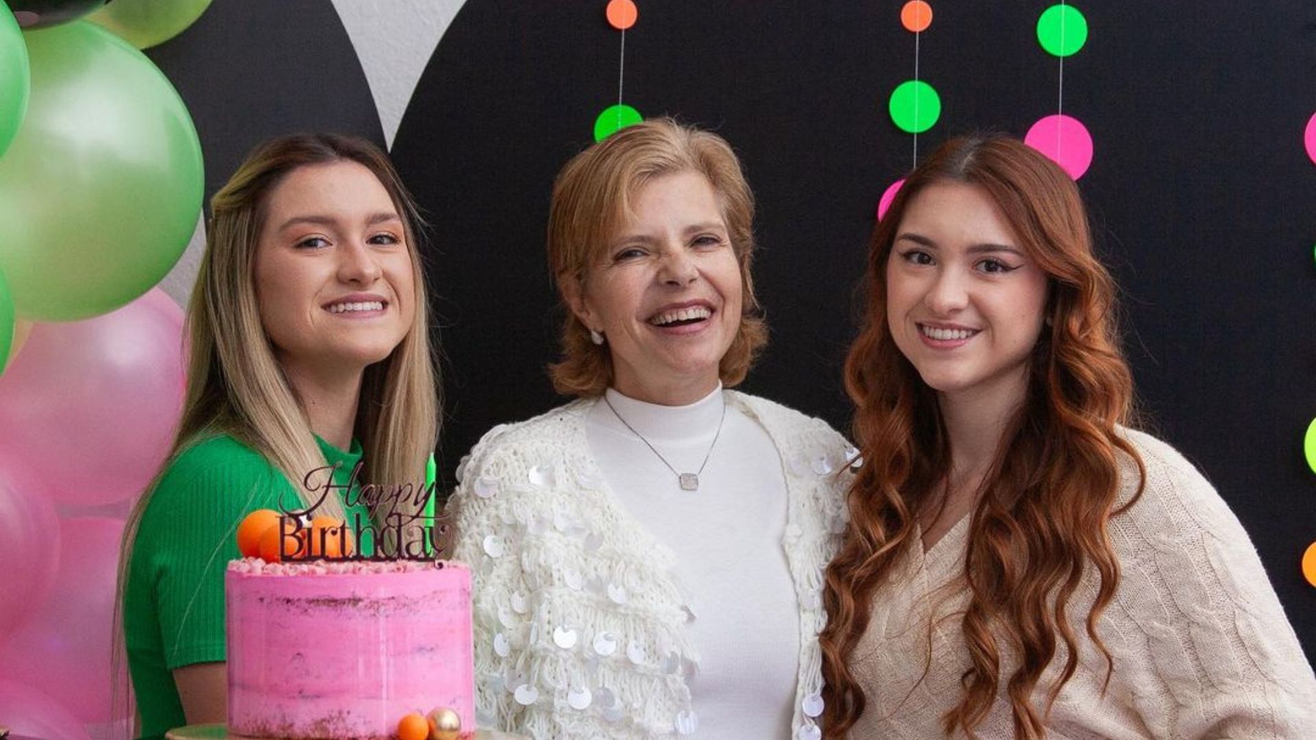 Fam&iacute;lia posando para foto 