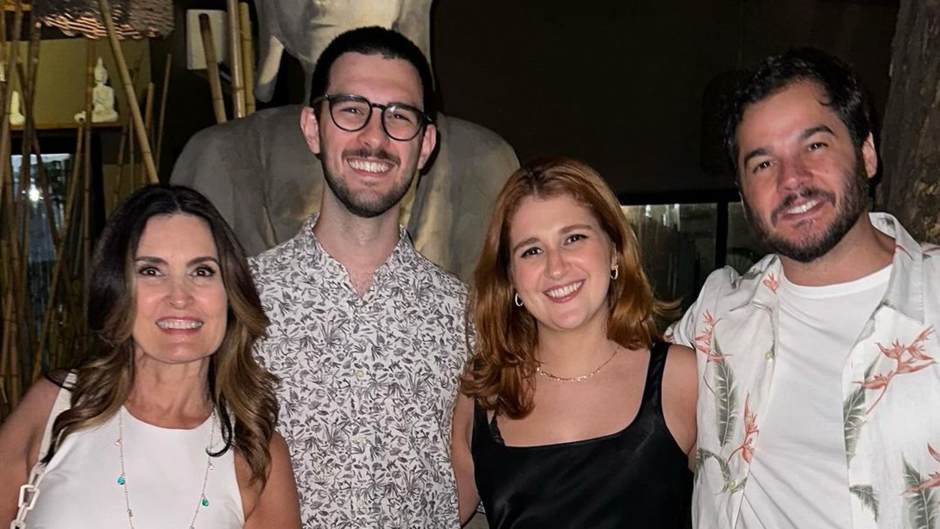 Fam&iacute;lia posando para foto 