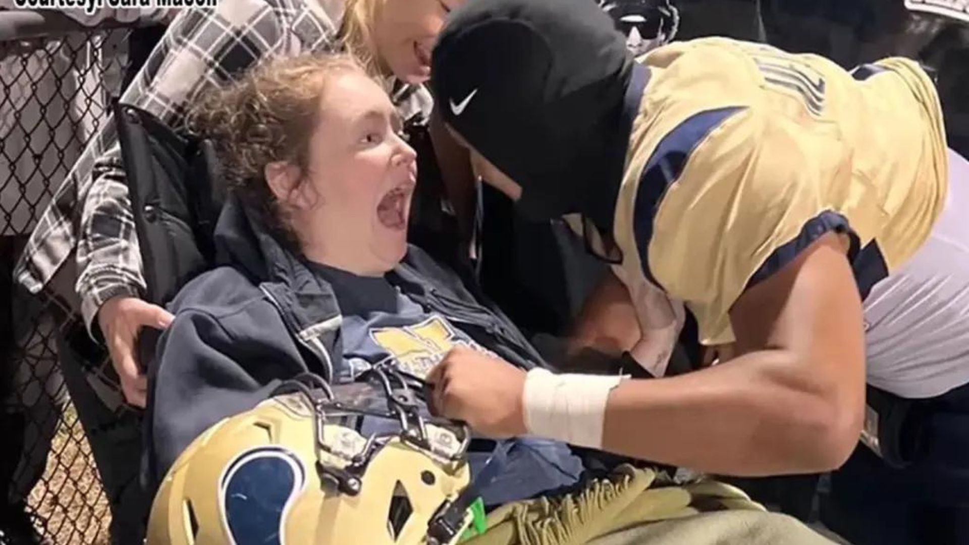 M&atilde;e comemorando com o filho