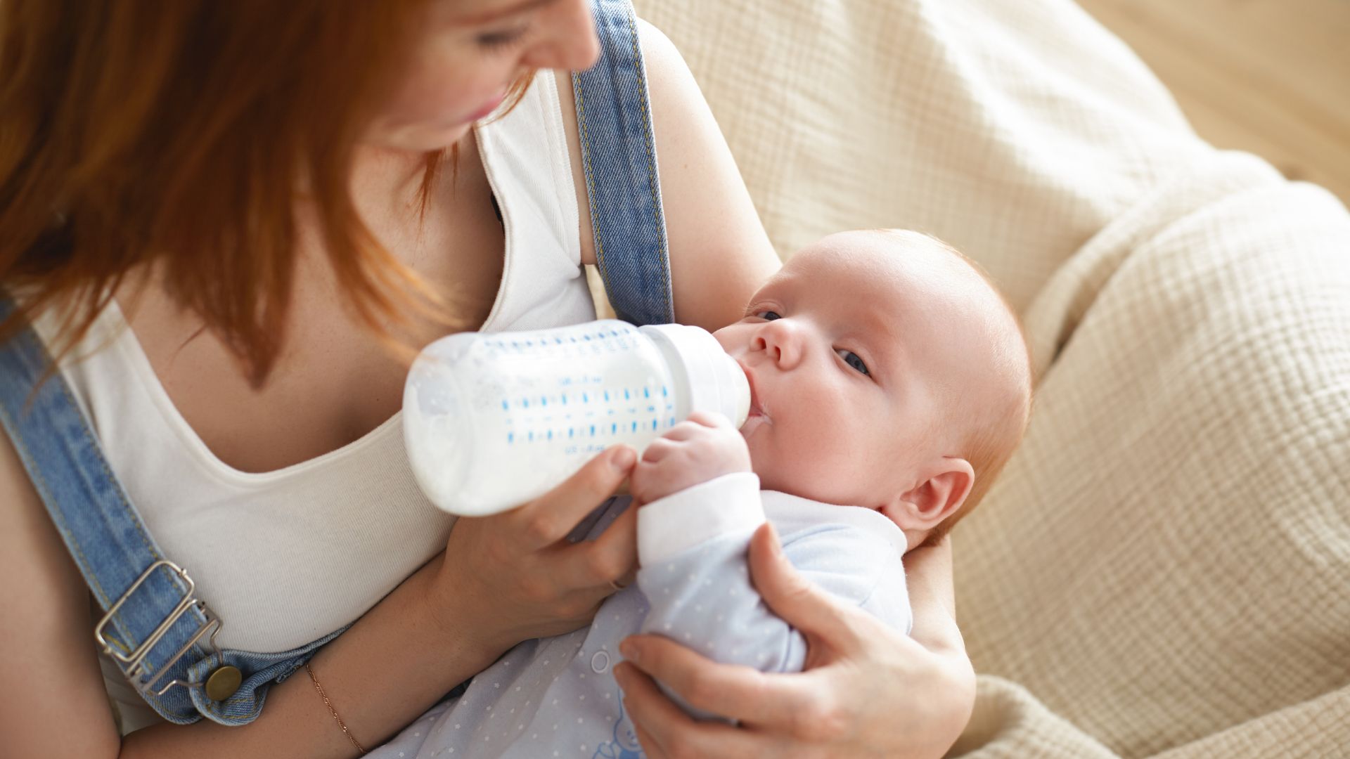 M&atilde;e amamentando