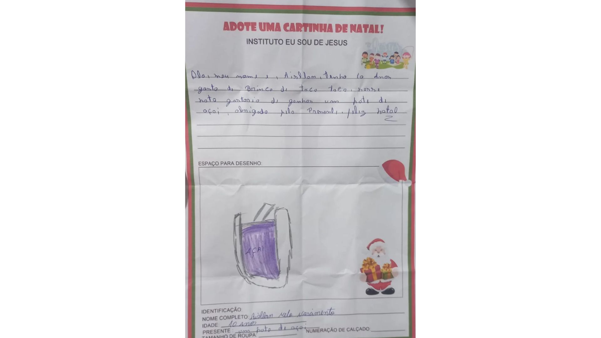 Uma crian&ccedil;a pediu um pote de a&ccedil;a&iacute;