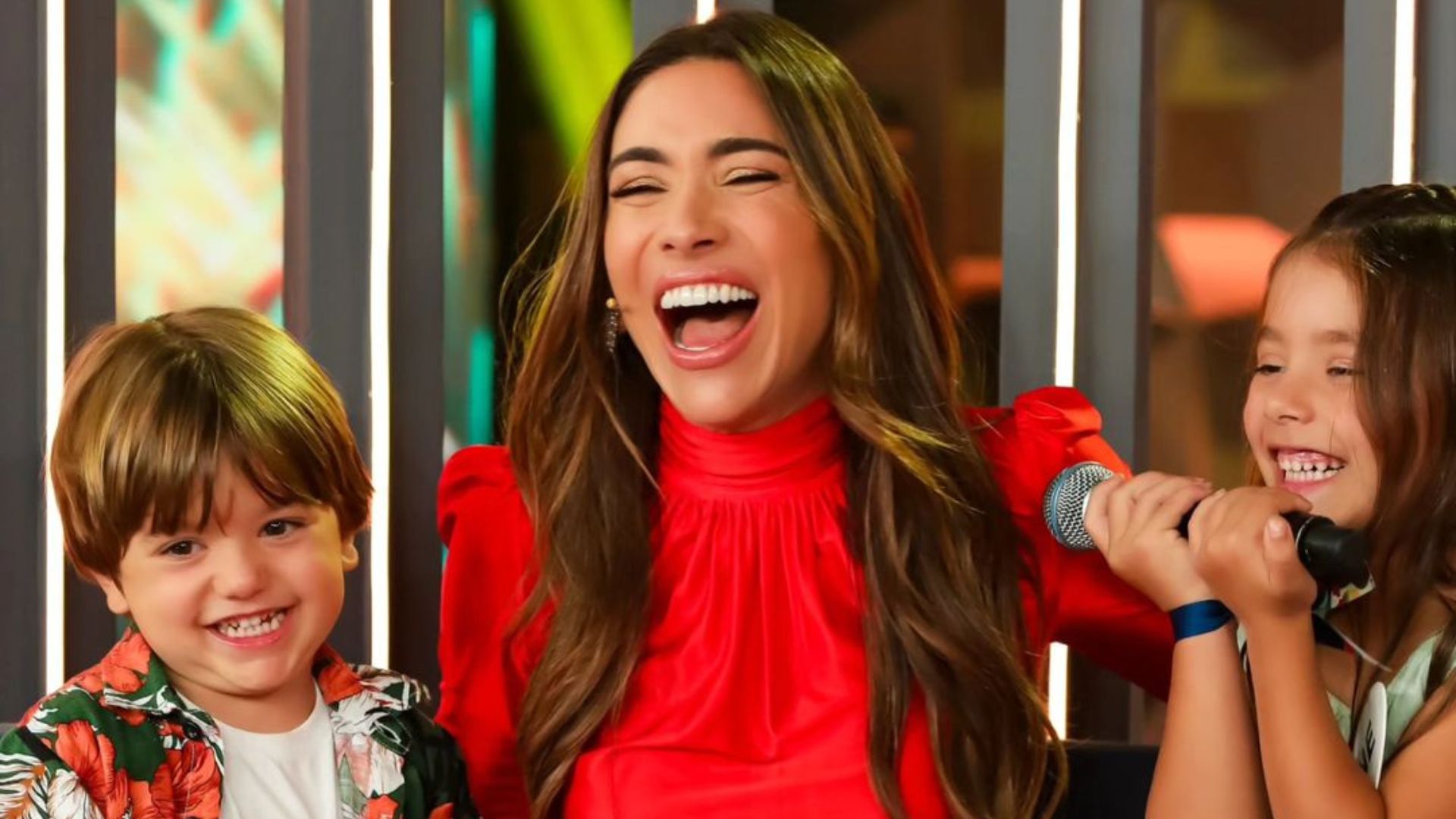 Fam&iacute;lia posando para foto 