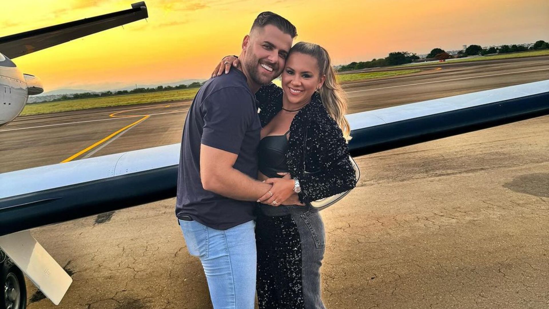 Z&eacute; Neto, da dupla com Cristiano, e sua esposa Nat&aacute;lia Toscano