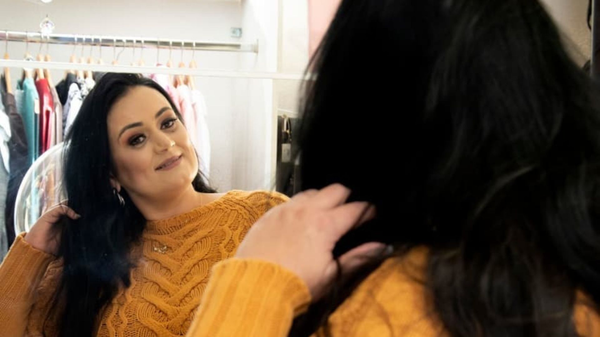 Mulher posando para foto