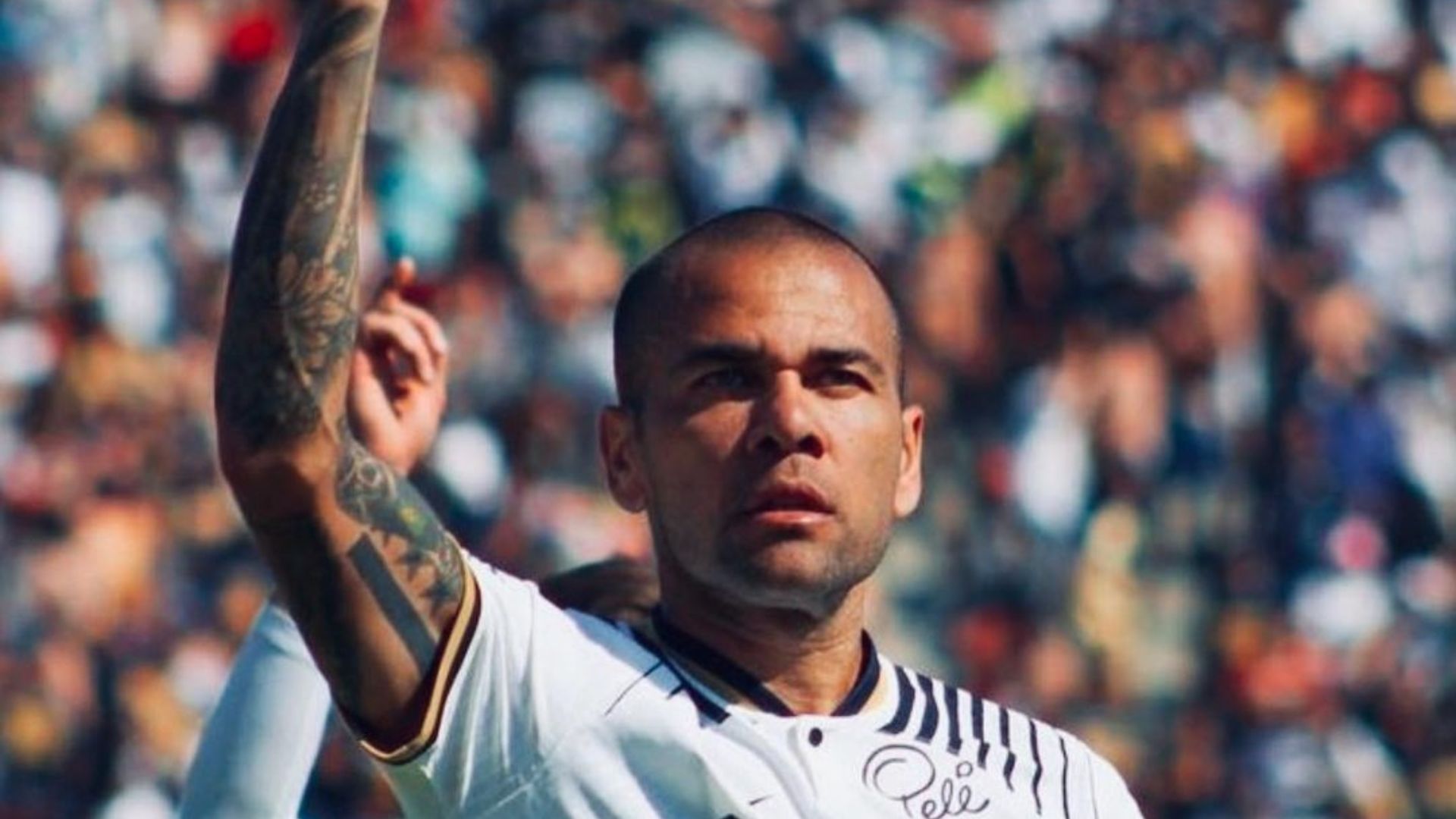 Homem posando para foto