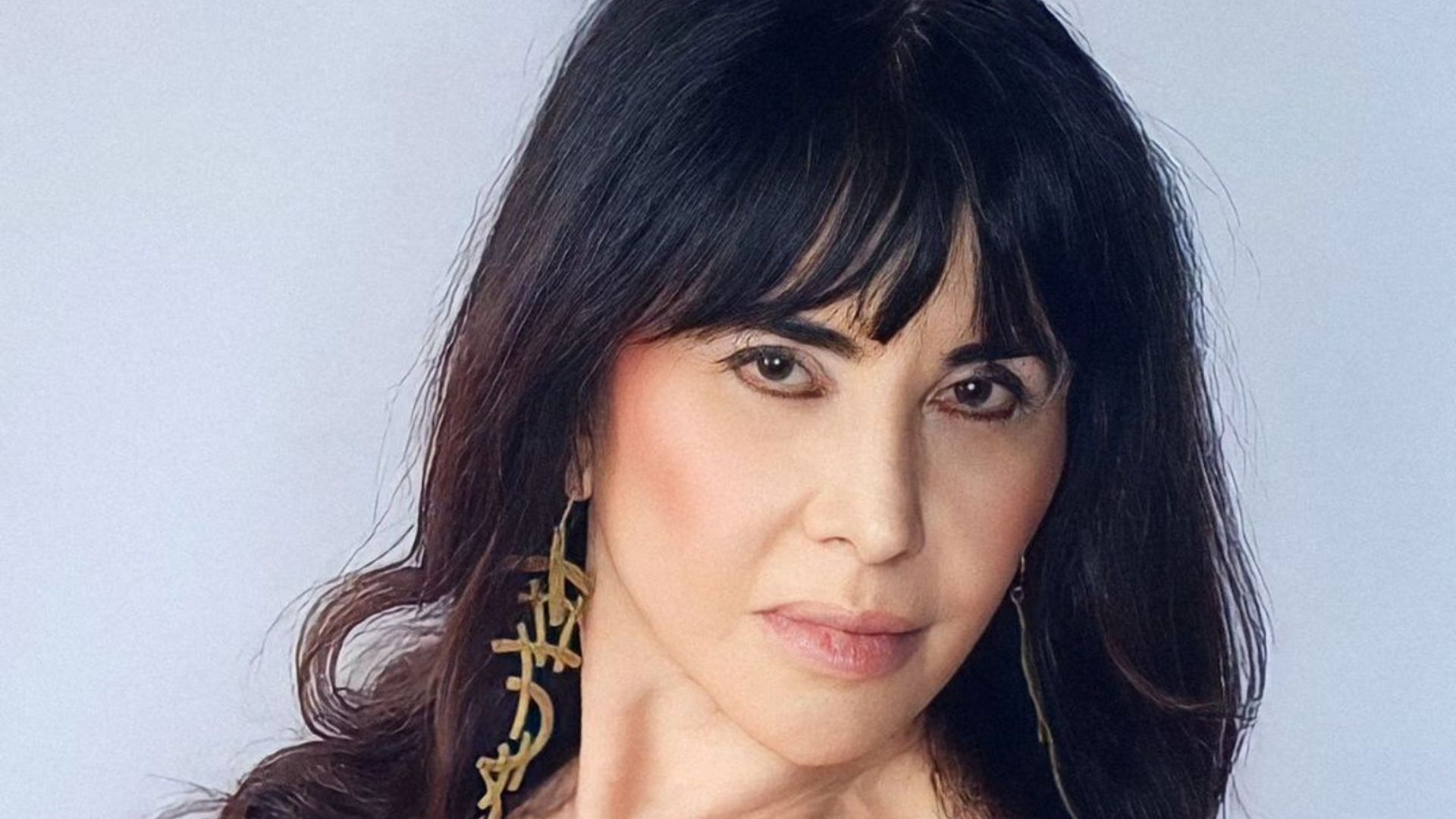 Mulher posando para foto