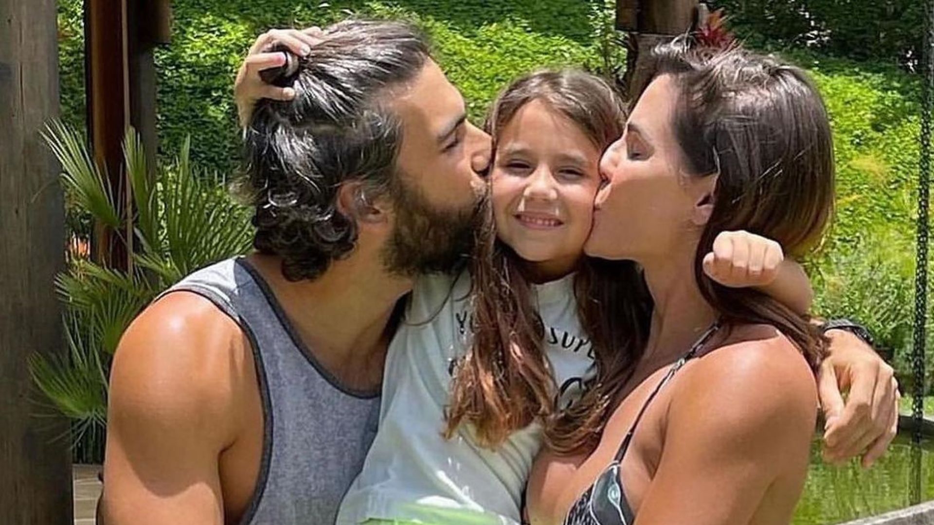 Hugo Moura, Maria Flor e Deborah Secco
