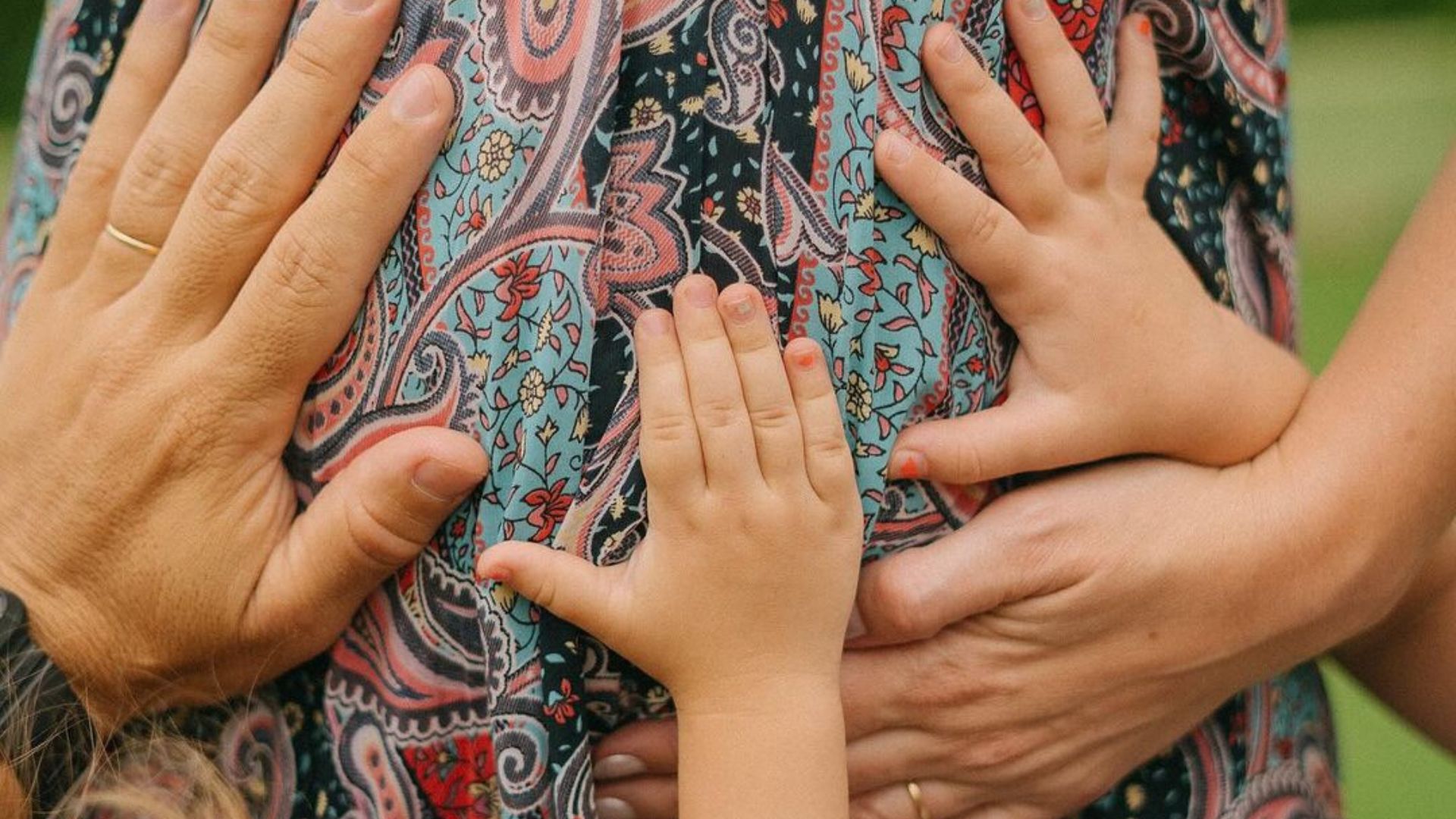 Fam&iacute;lia posando para foto 