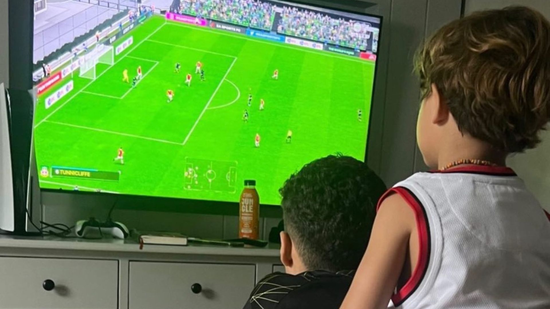 Fam&iacute;lia posando para foto 