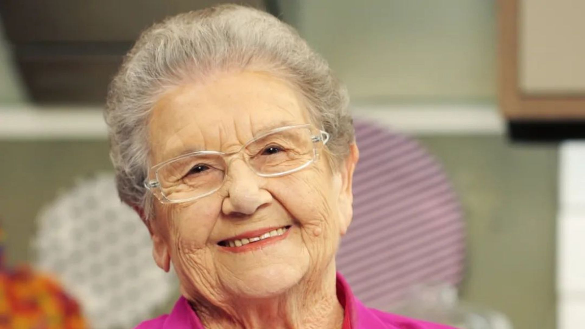 Mulher posando para foto