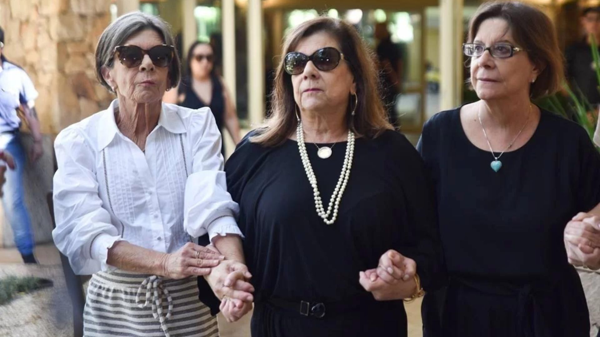 Mulher posando para foto