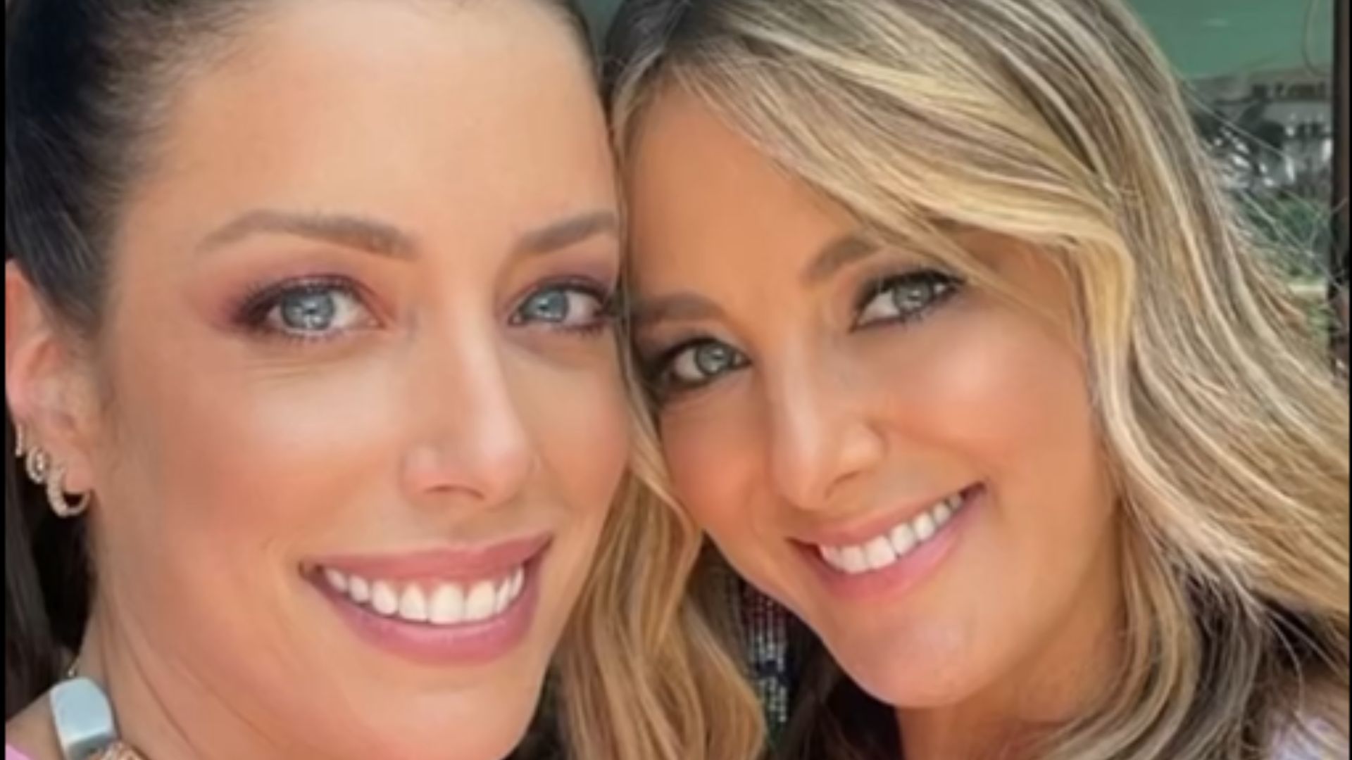 Mulher posando para foto