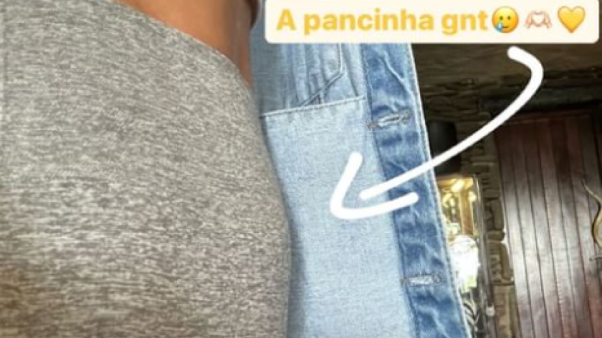 Mulher posando para foto