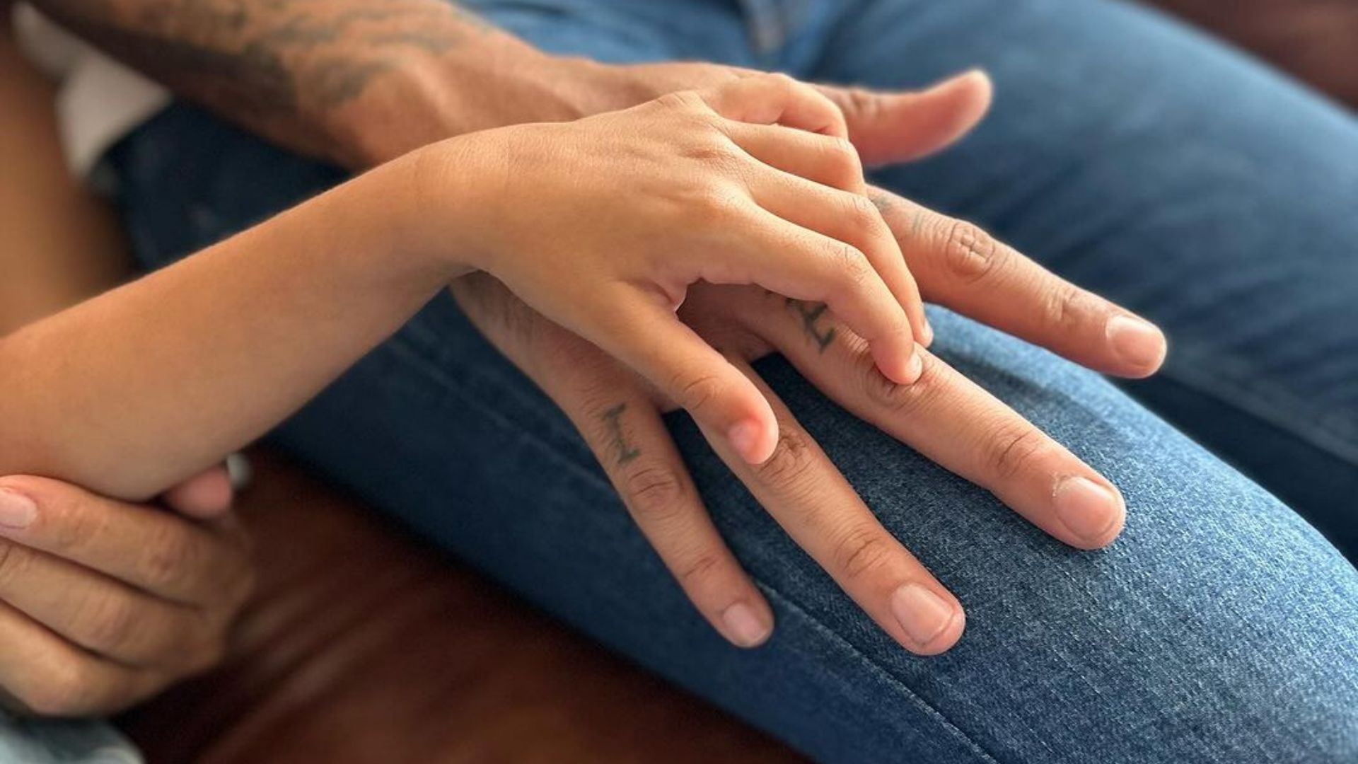 Fam&iacute;lia posando para foto 