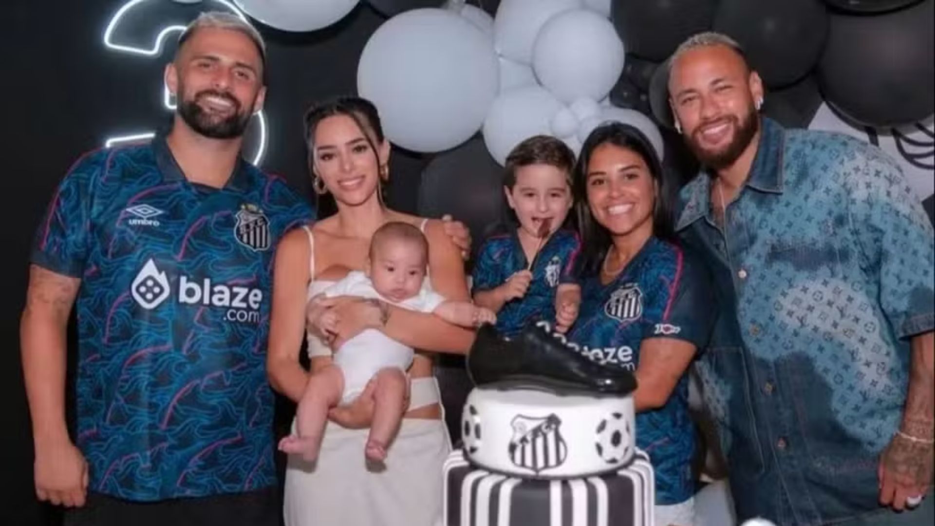 Neymar e Bruna apareceram juntos