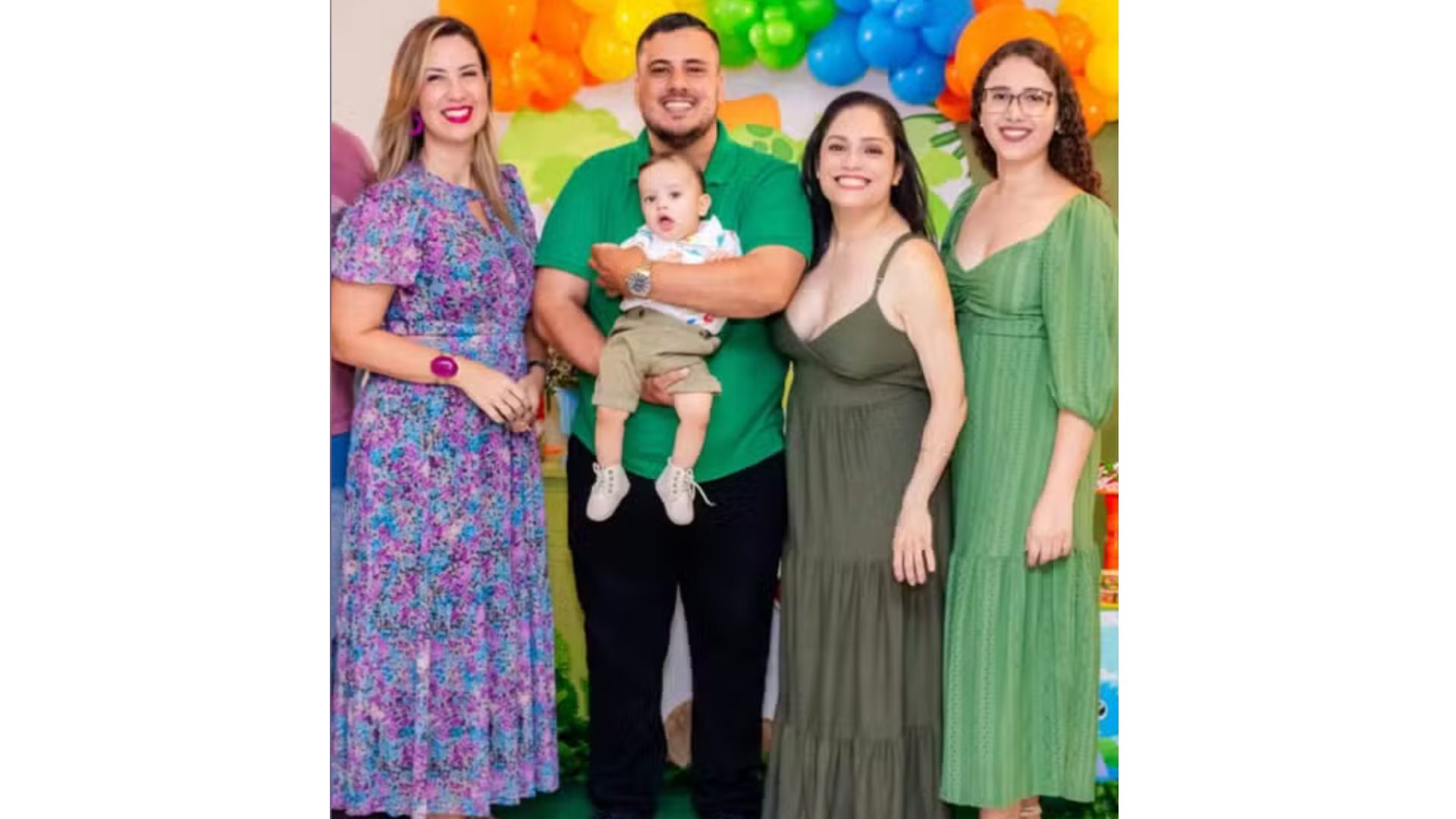 Casal posando para foto