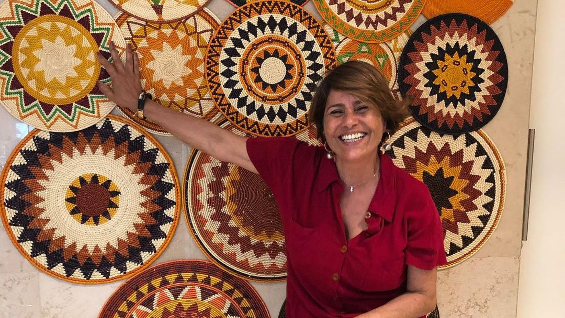 Mulher posando para foto