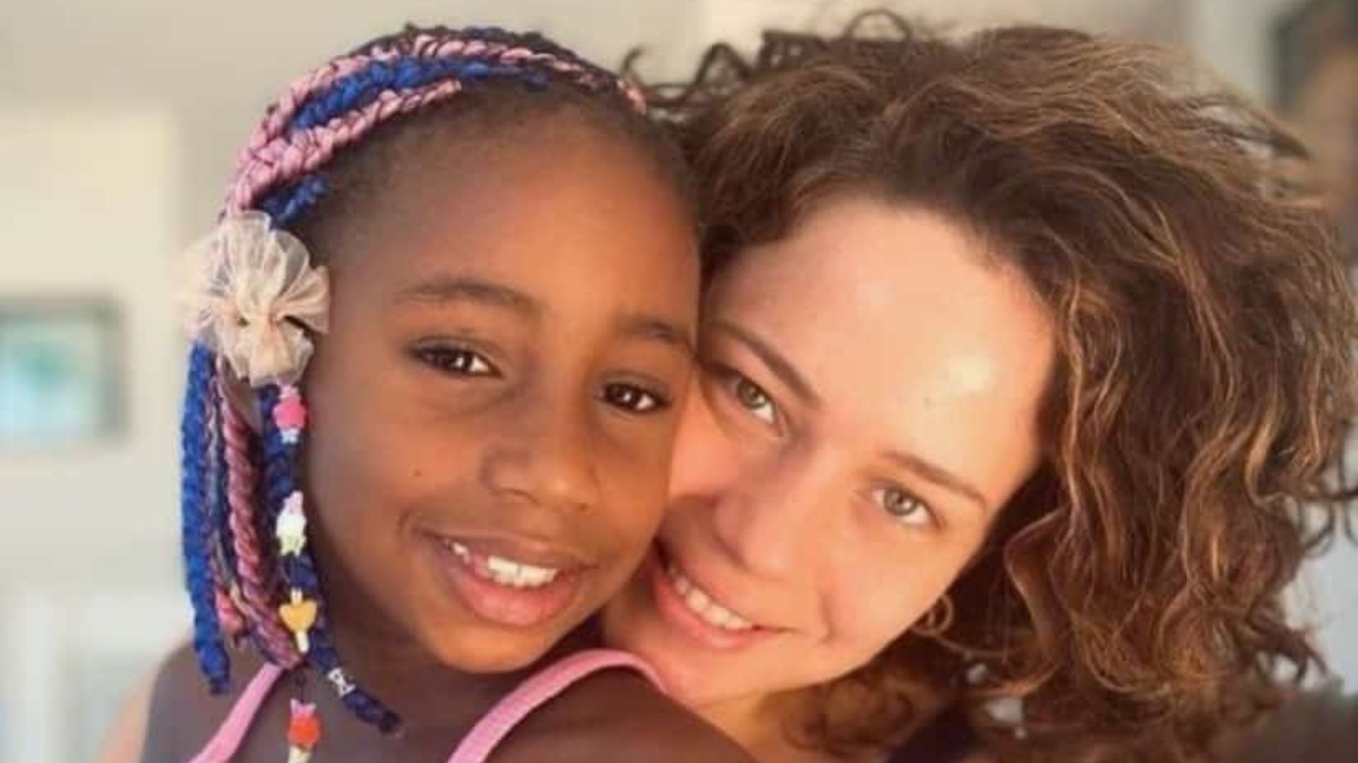 Leandra Leal e a filha