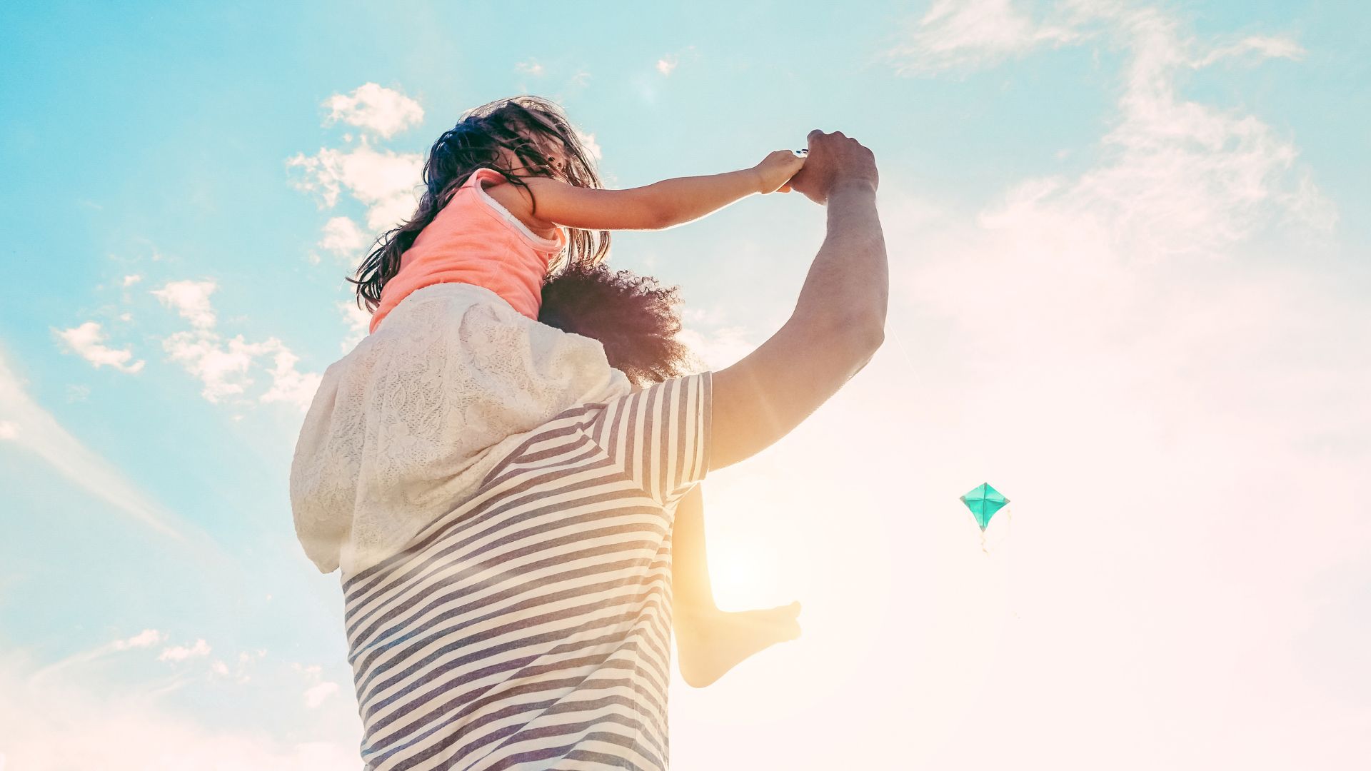 Pai e filha brincando