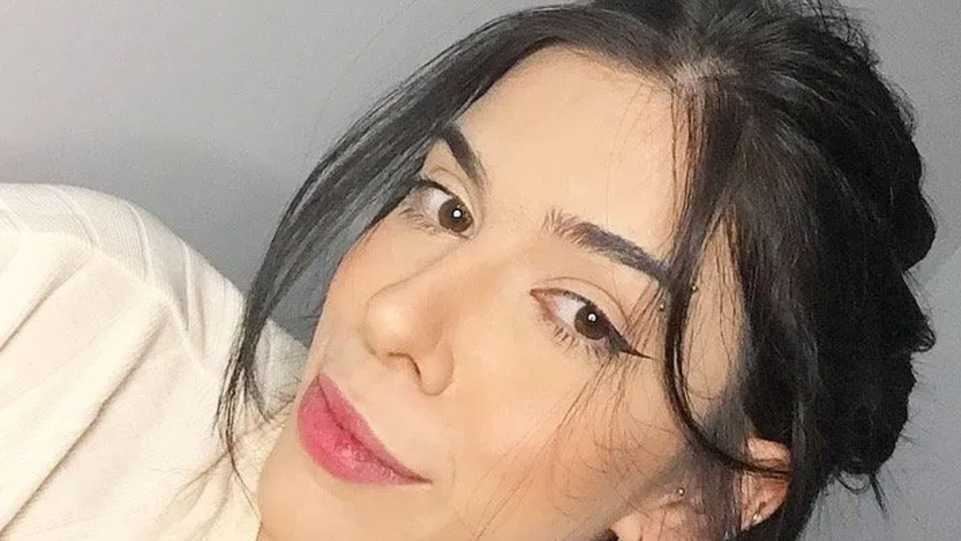 Thais, jovem que teve uma rea&ccedil;&atilde;o al&eacute;rgica grave ao cheirar pimenta