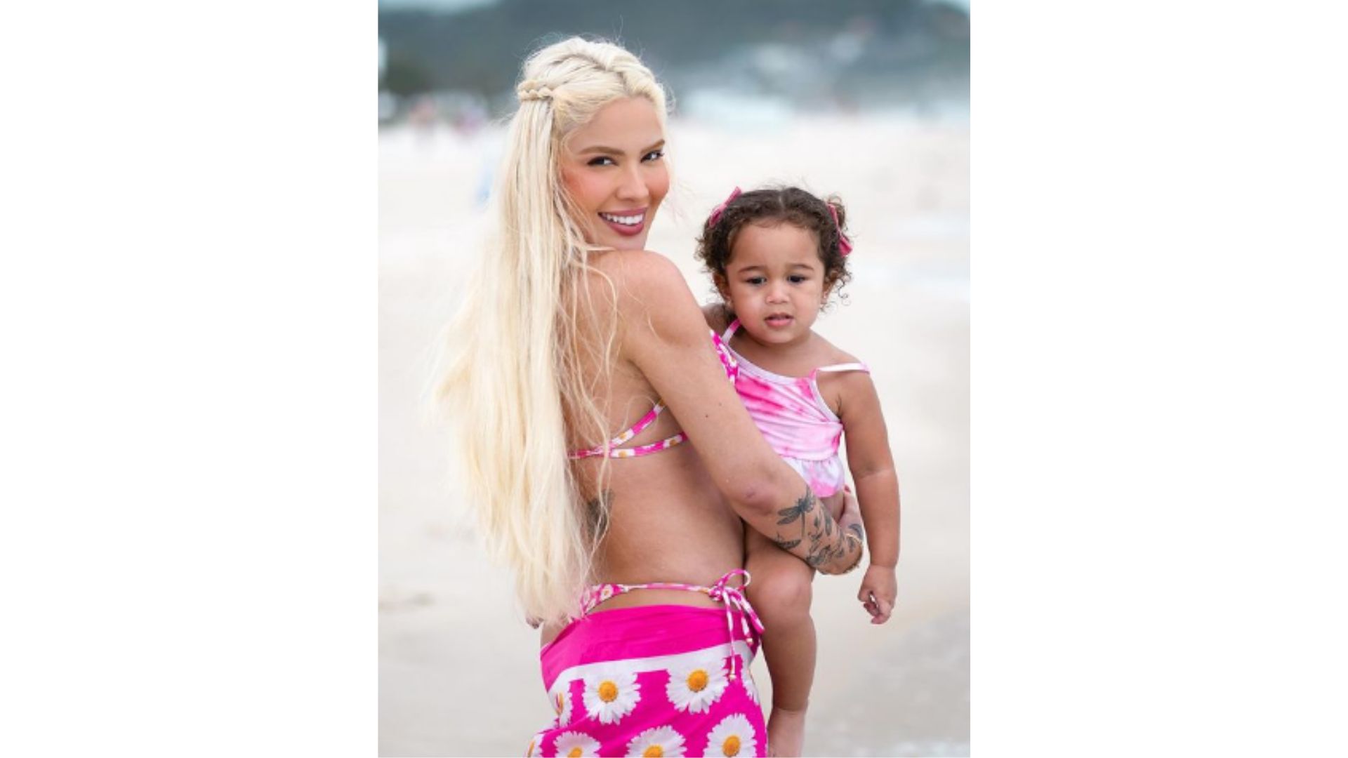 Karoline Lima e filha