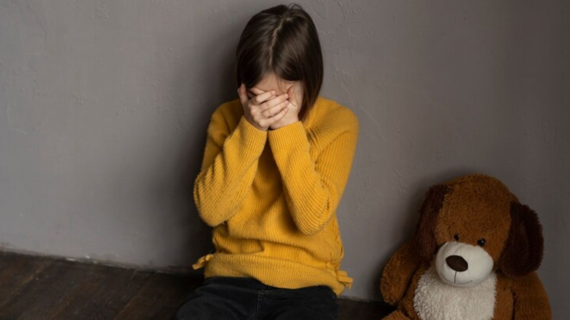 Crian&ccedil;a triste 