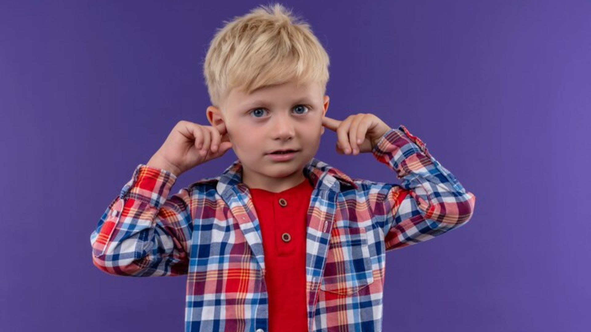 Crian&ccedil;a com perda auditiva