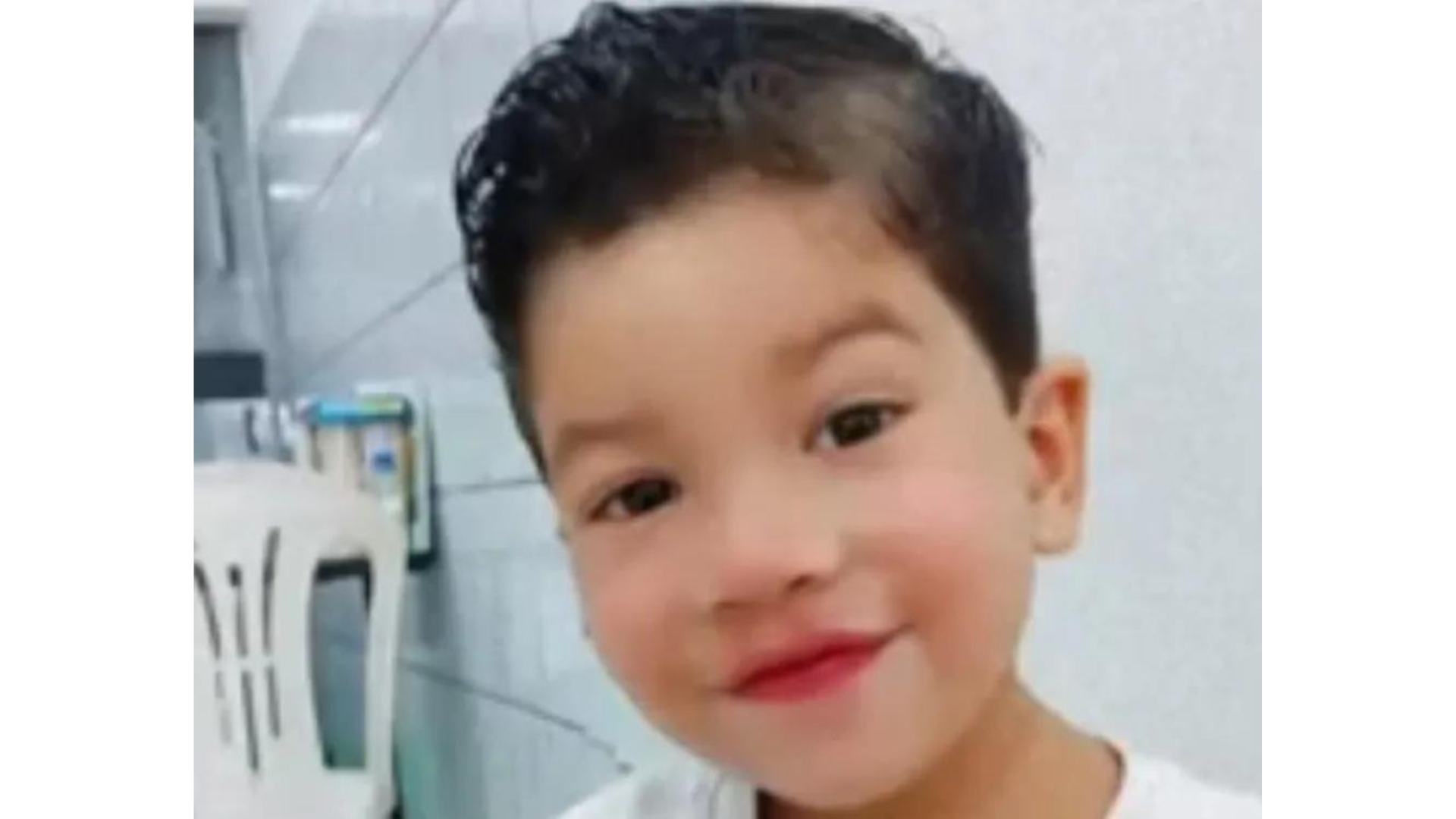 Crian&ccedil;a ingeriu soda c&aacute;ustica