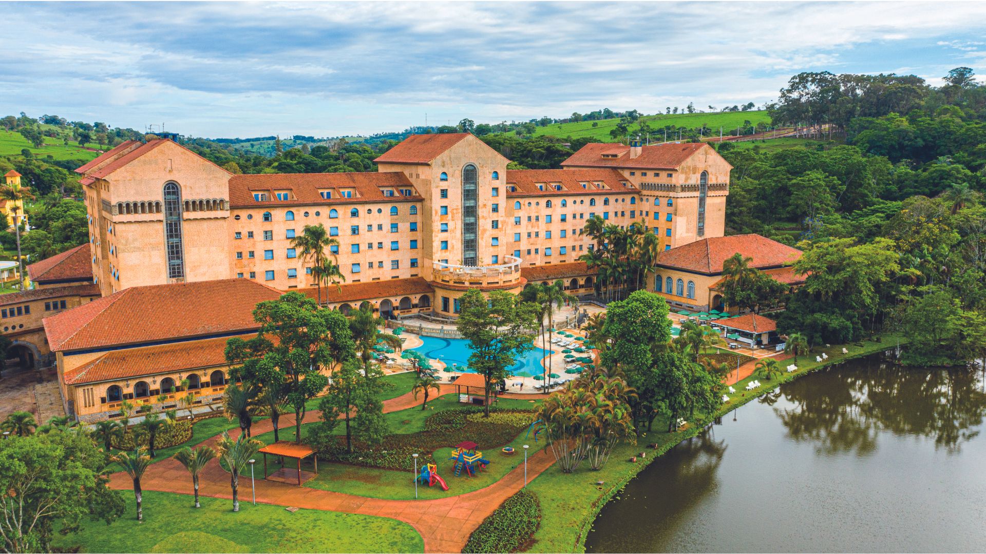 Grande Hotel Tau&aacute;