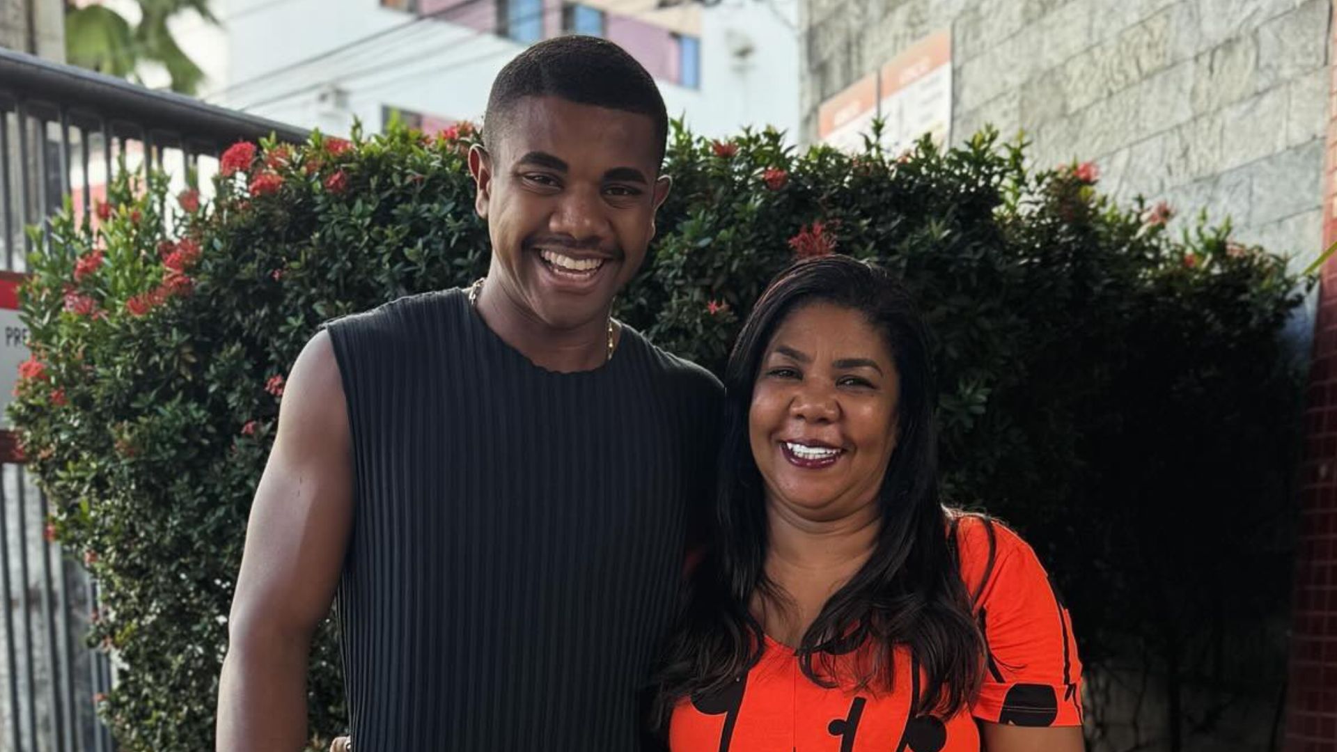 Davi Brito do BBB e m&atilde;e