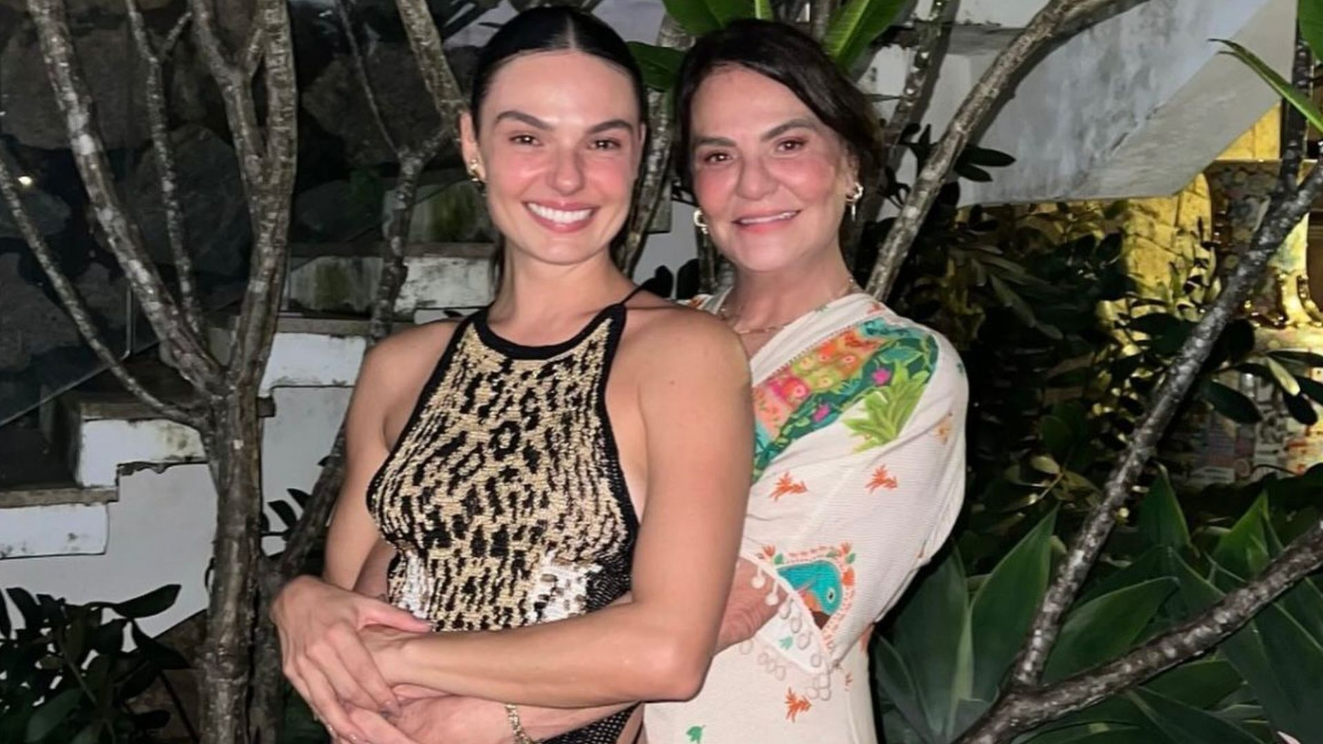 Isis Valverde e Mãe