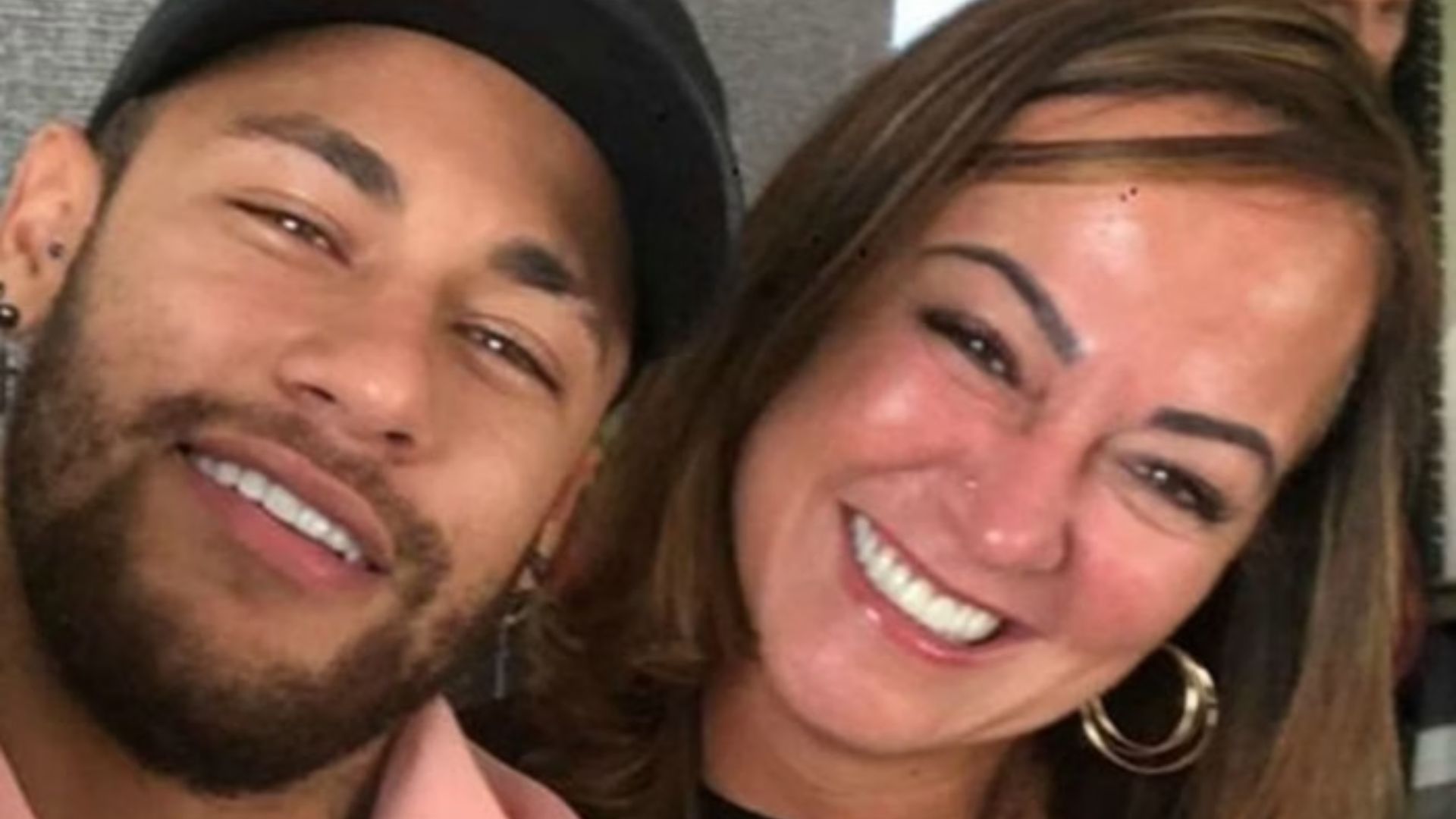 Nadine Gol&ccedil;alves e Neymar