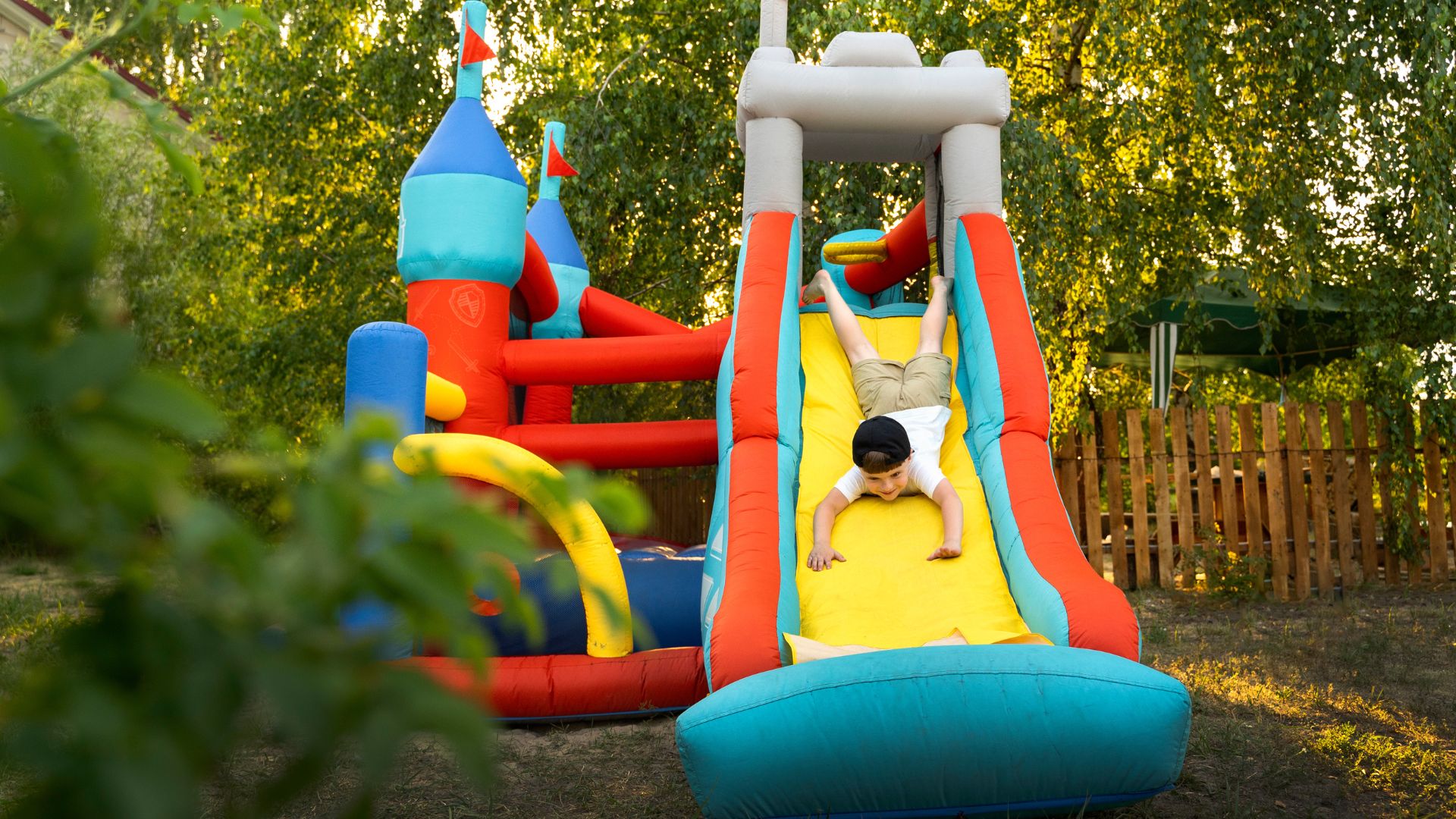 Brinquedos infl&aacute;veis