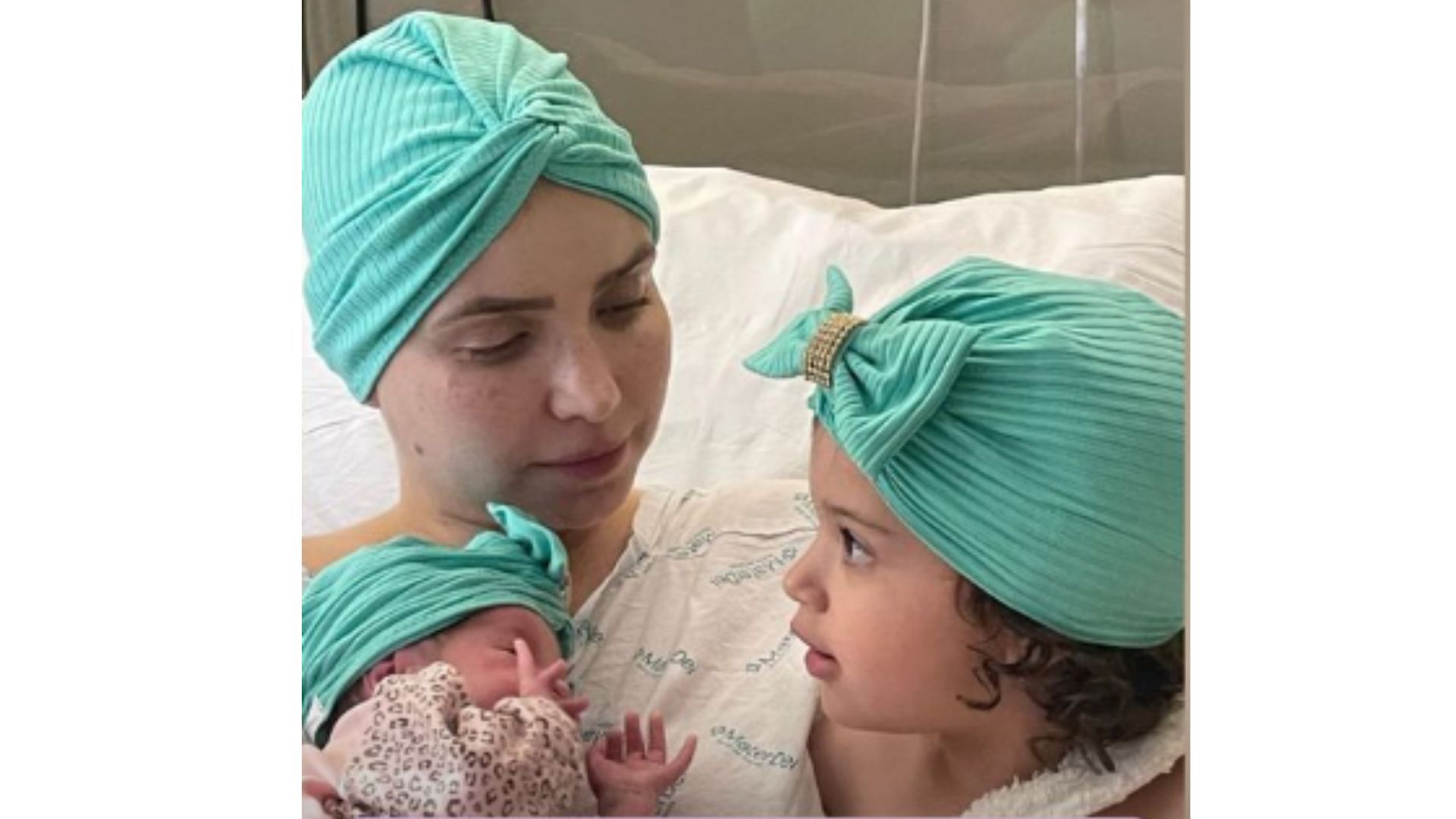 Camila Campos e as filhas, Bela e Sofia