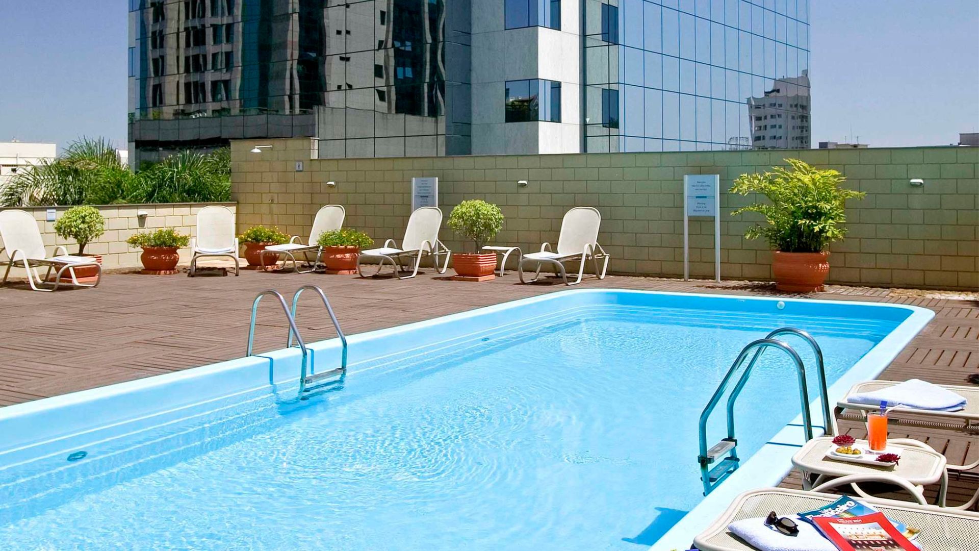 Piscina Novotel