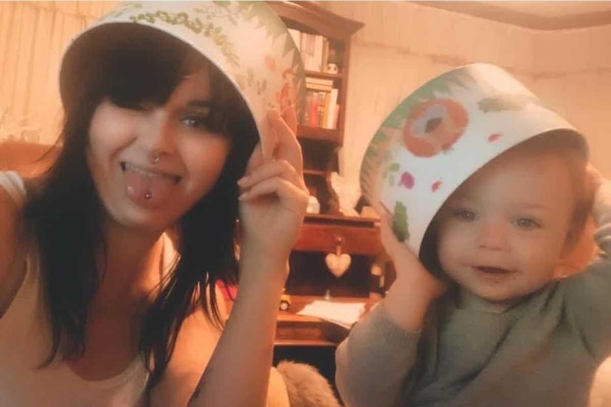 Uma mulher relatou sobre o constrangimento quando o filho encontrou um brinquedo adulto na rua