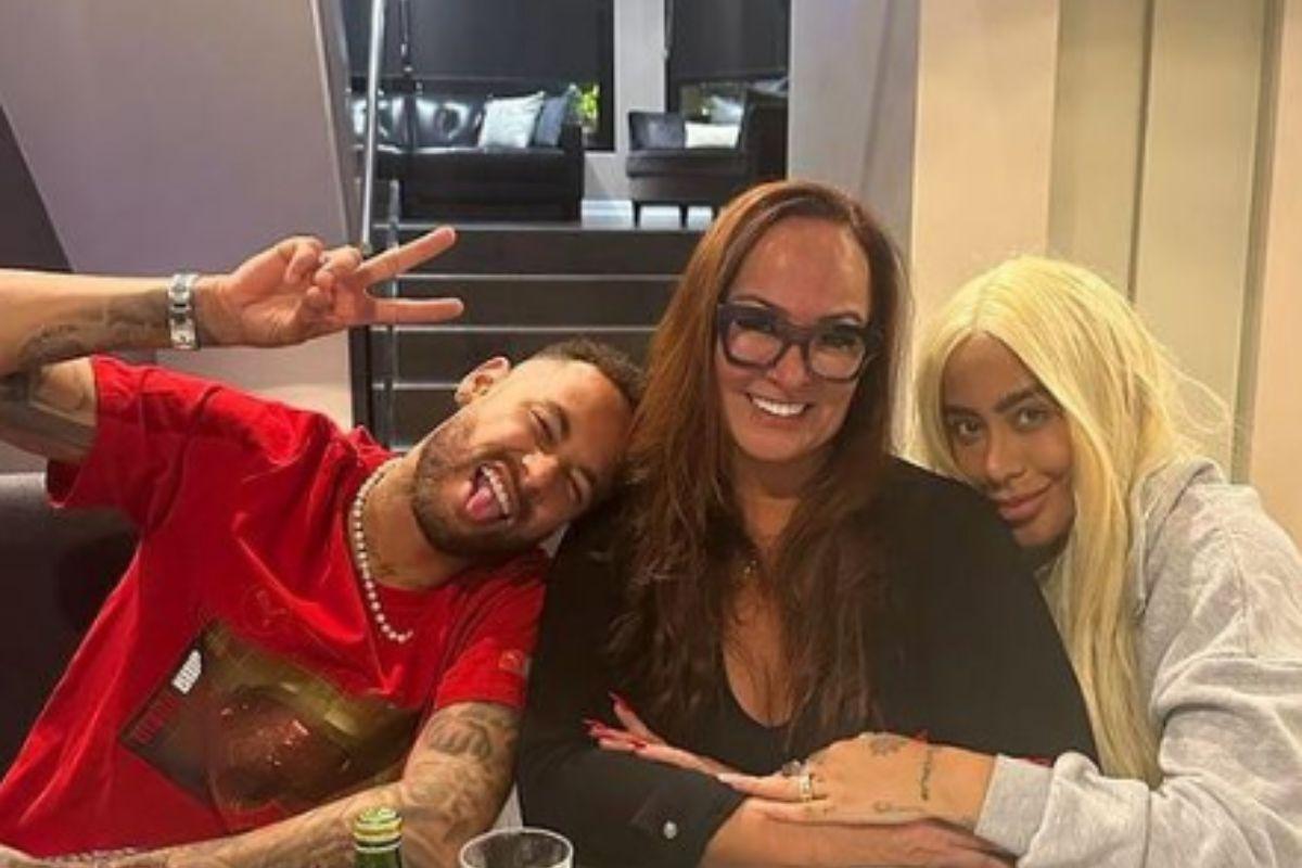 Neymar com a família
