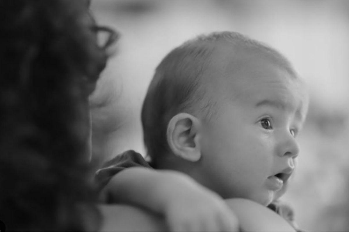 Maria Flor divide opinião dos fãs ao questionar com quem o filho se parece mais