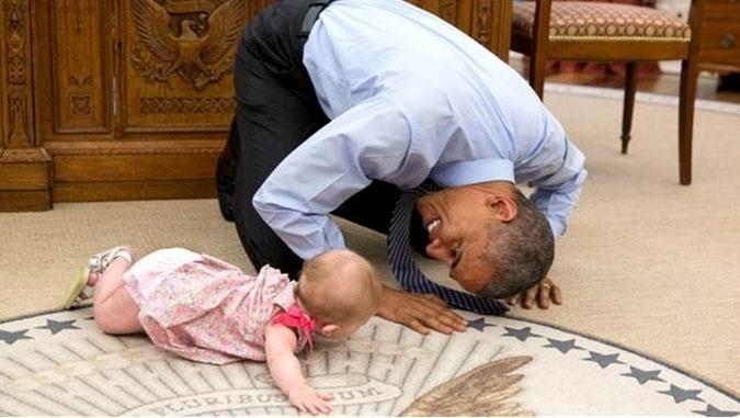 7jul2015---o-presidente-barack-obama-com-ella-harper-rhodes-filha-do-assessor-de-seguranca-nacional-ben-r(1)