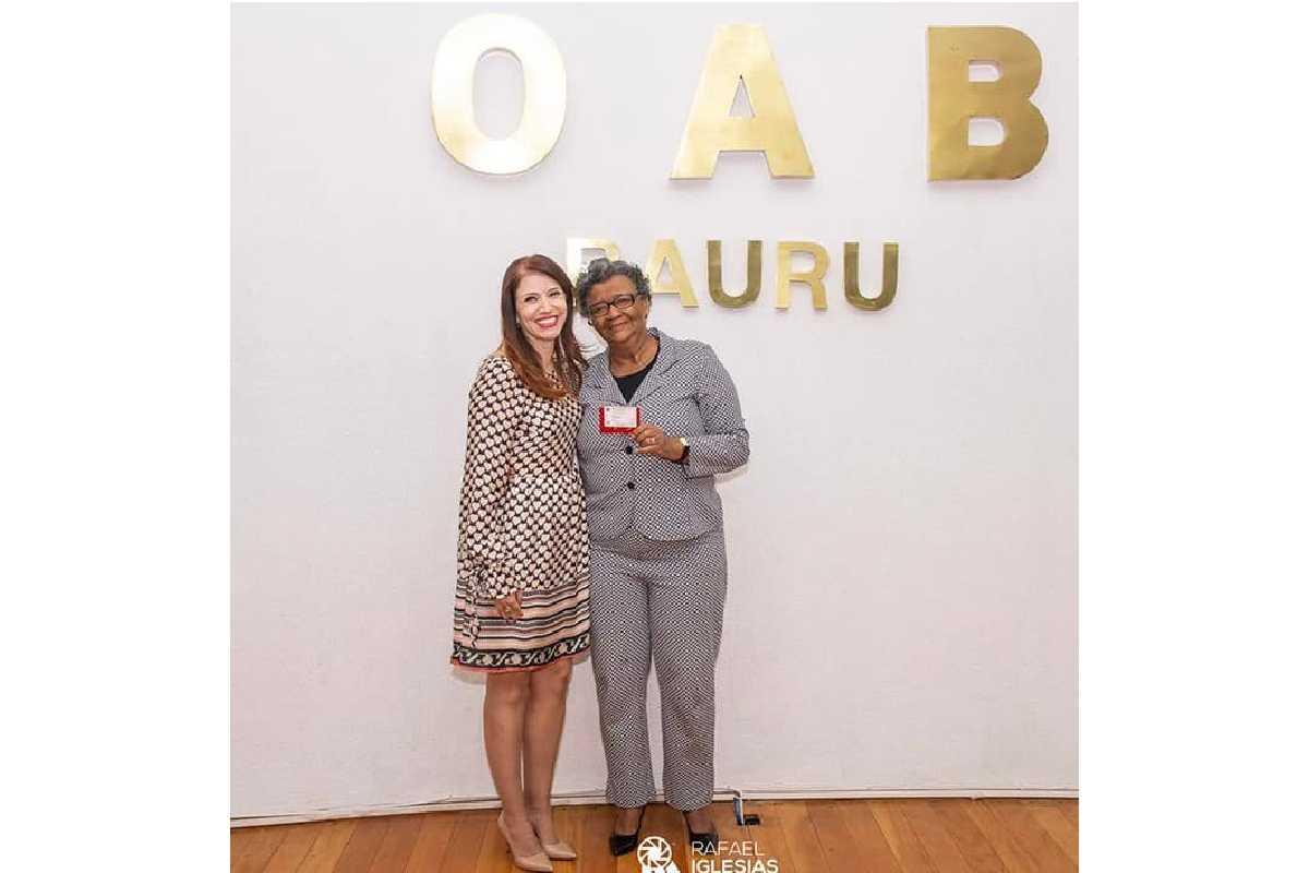 Uma doméstica se tornou advogada aos 64 anos após retomar os estudos