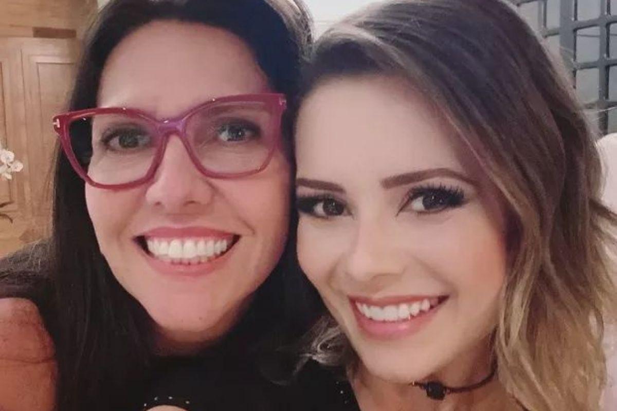 Theo com Patrícia, sua madrinha (Foto: Reprodução Instagram)