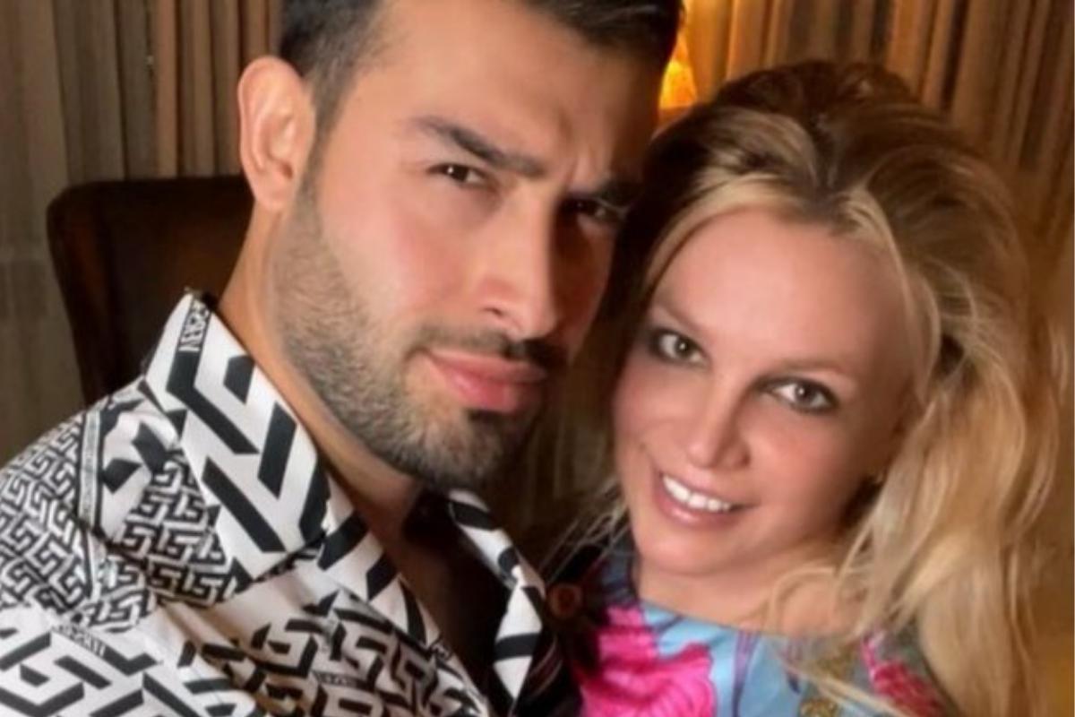 Britney ao lado de Sam, noivo desde dezembro de 2021 (Foto: Reprodução/Arquivo pessoal)