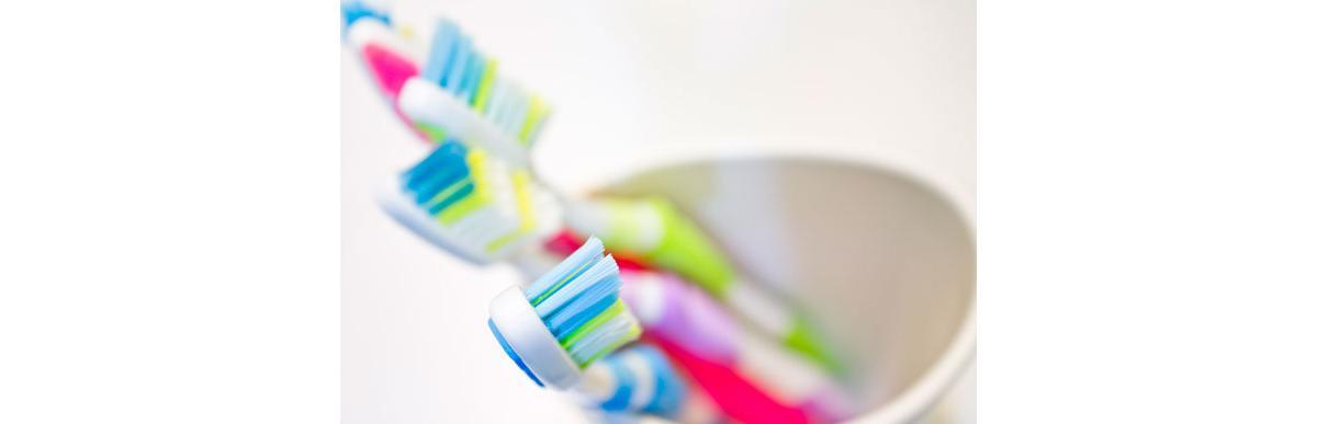 Grávidas devem cuidar da saúde bucal para não ter periodontite (Foto: Shutterstock)