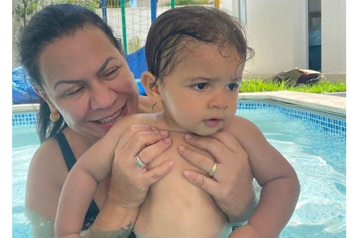 Mãe de Marília Mendonça fará festa de aniversário para o neto